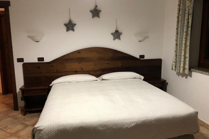 Room 5 of 38