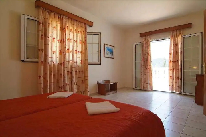 Room 2 of 9