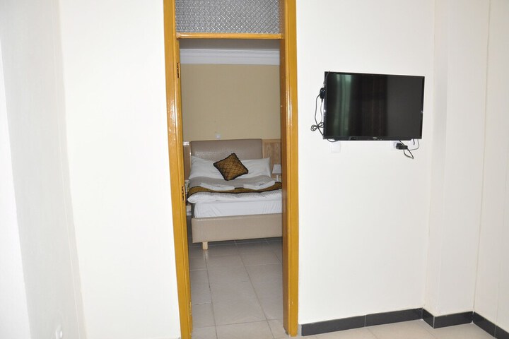 Room 8 of 36