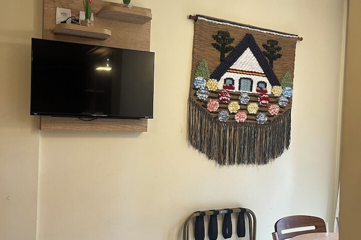 Room 30 of 80