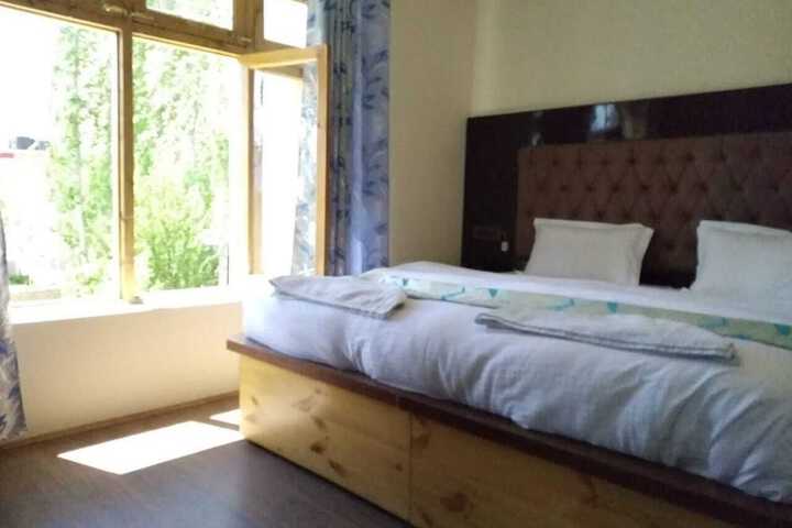 Room 2 of 9