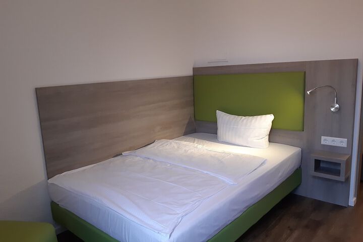 Room 12 of 39