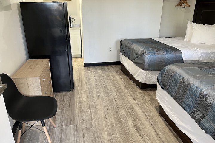2 Double Beds (8 of 16)