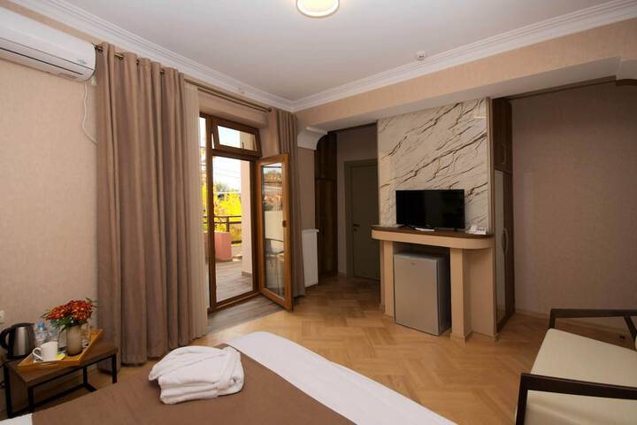 Room 11 of 46
