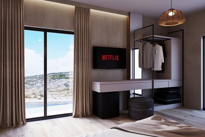 Room 6 of 28