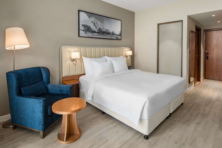 Room 70 of 268