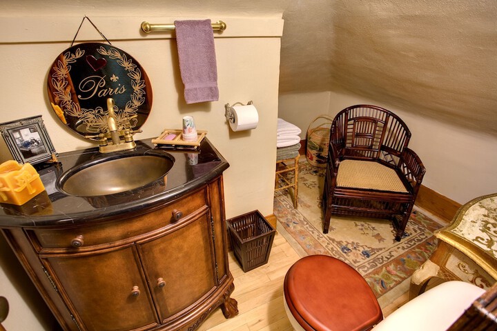 Room 10 of 40