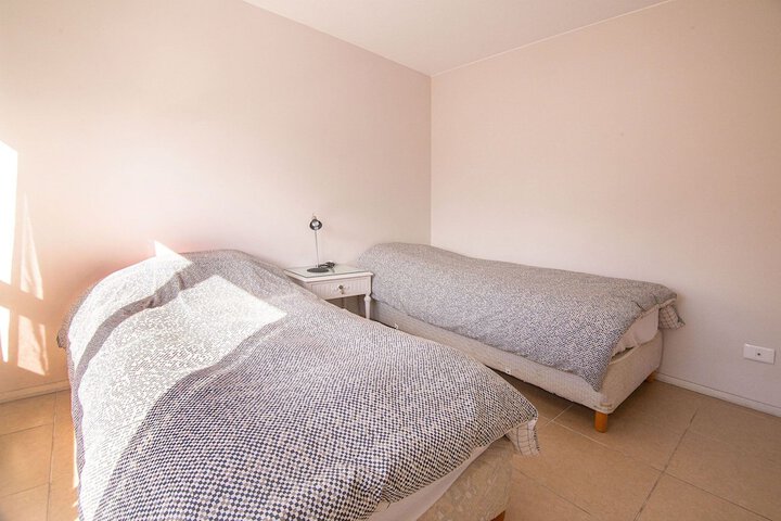 Room 6 of 40