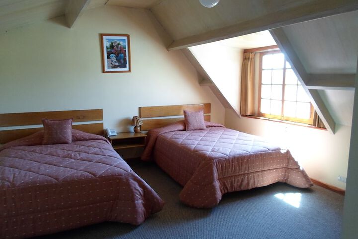 Room 13 of 33