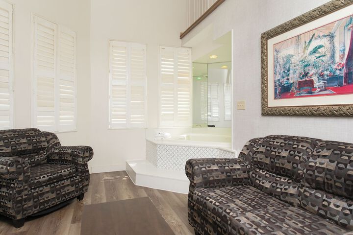 Standard Queen Bed Accessible (11 of 15)