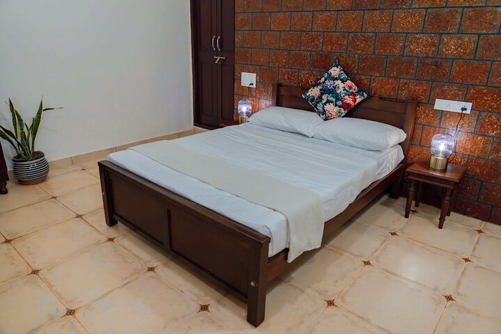 Room 5 of 36