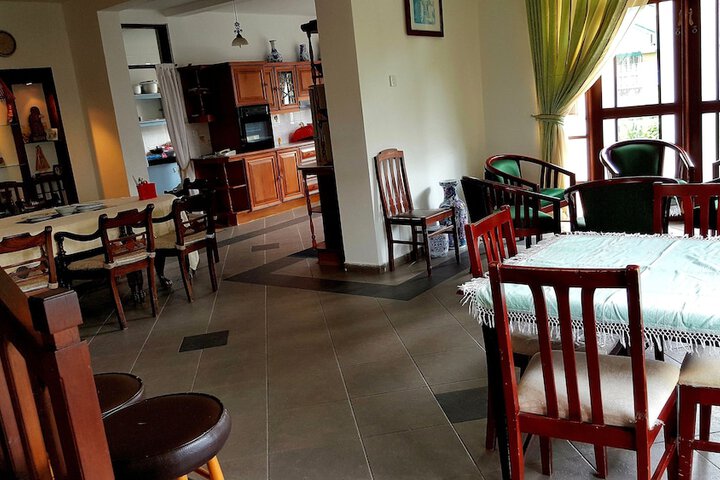 Dining 6 of 14