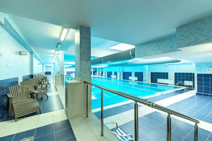 Pool 11 of 17
