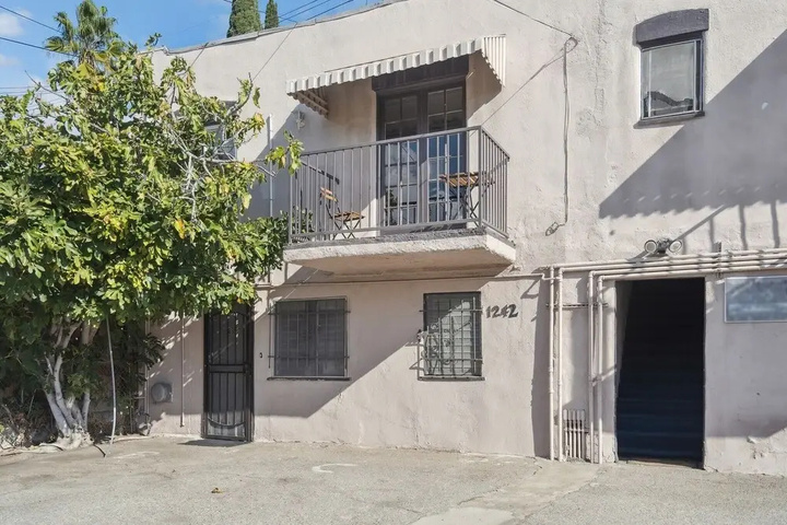 Photo of Hollywood Gem 1 Bedroom Apts by RedAwning
