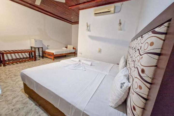 Room 3 of 44