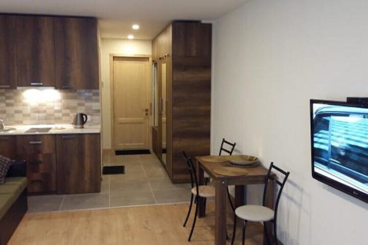 Room 8 of 15