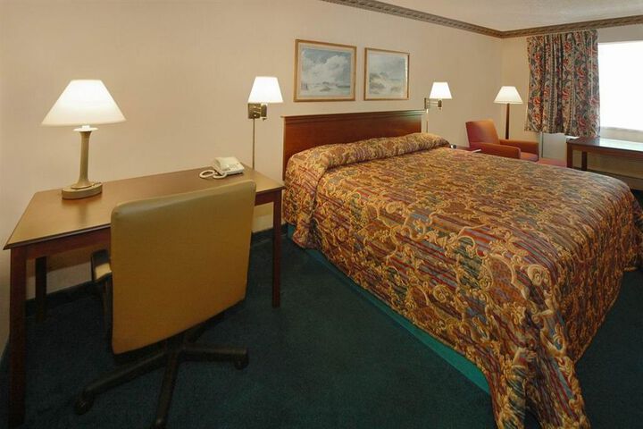 Room 3 of 10