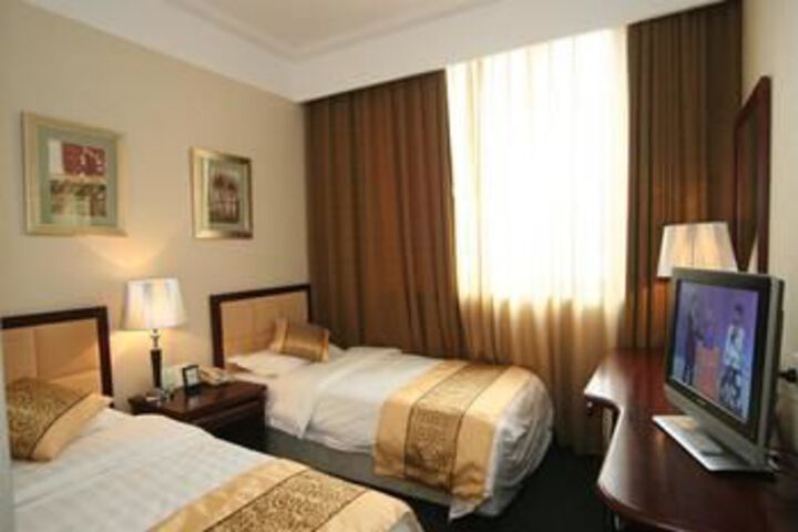 Room 3 of 14