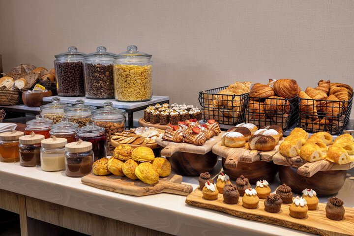 Breakfast/Coffee Service 46 of 62