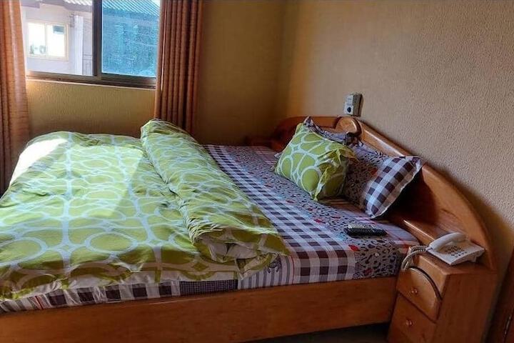 Room 2 of 6