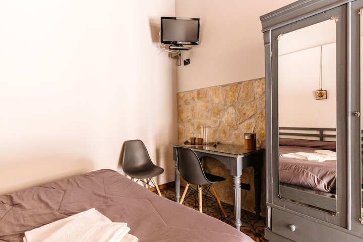 Room 12 of 62