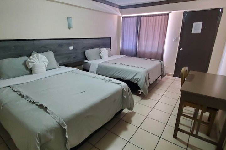 Double Executive King Bed (5 of 5)
