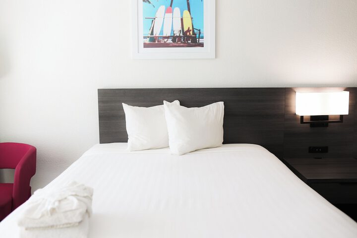 Room 9 of 35