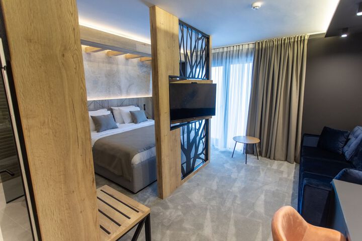 Room 10 of 78