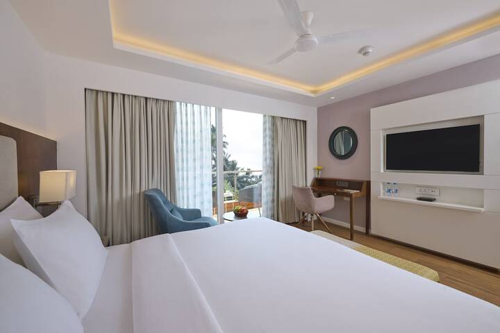 Room 5 of 28