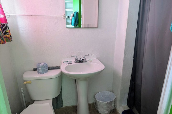 Room 215 of 276