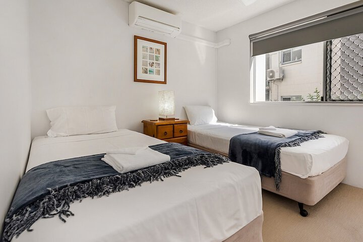 Room 2 of 35