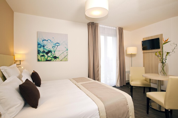 Room 3 of 25