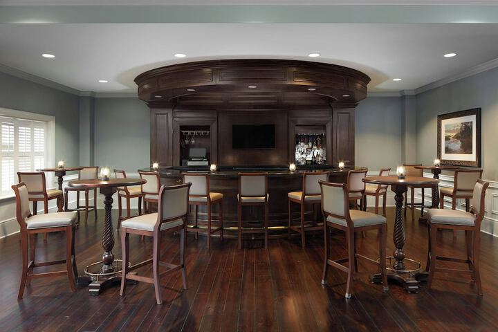Lobby lounge