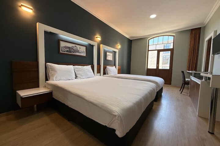 Room 4 of 23