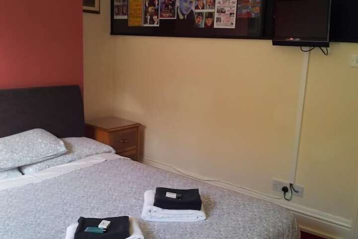 Room 8 of 17