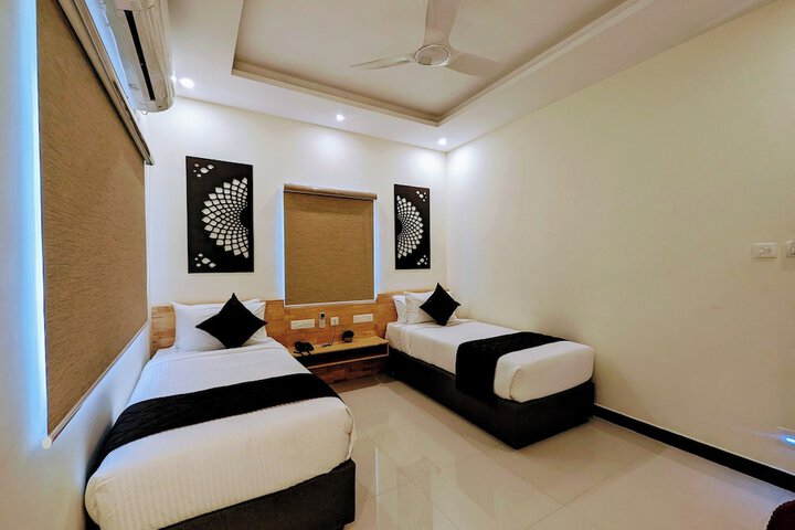 Room 8 of 52