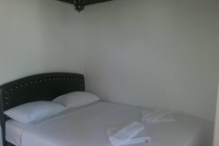 Room 8 of 37