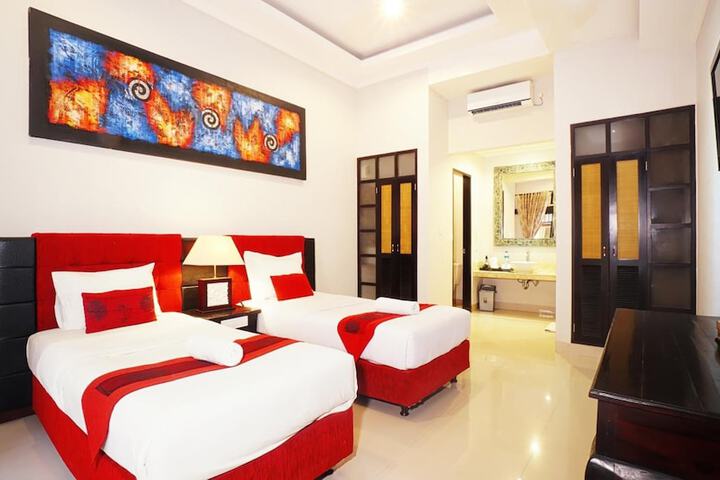 Room 8 of 34