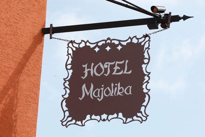 Hotel 43 of 44