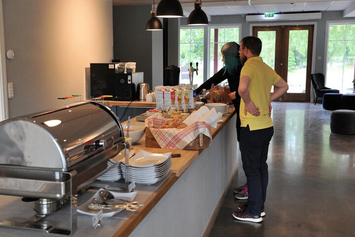 Dining 25 of 43
