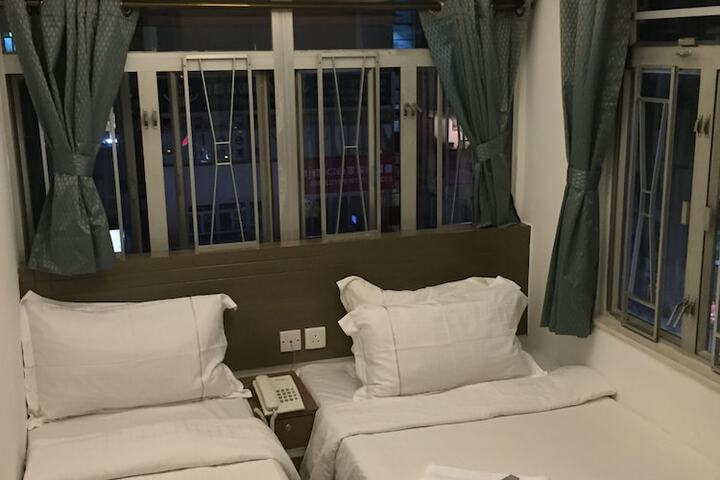 Room 19 of 49