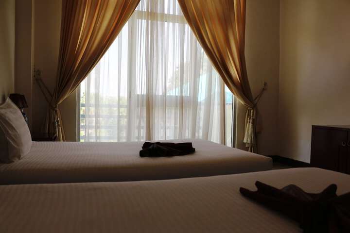 Room 6 of 22