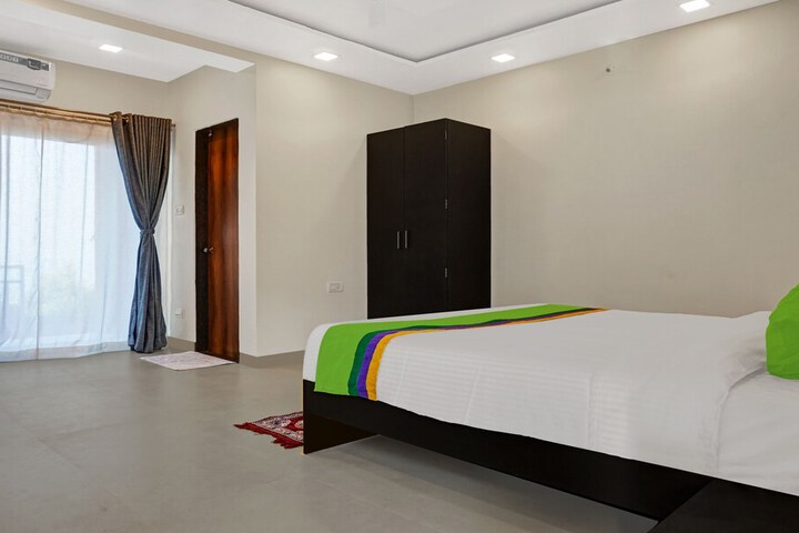 Room 14 of 34
