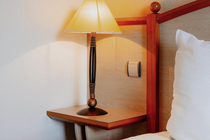 Room 10 of 48
