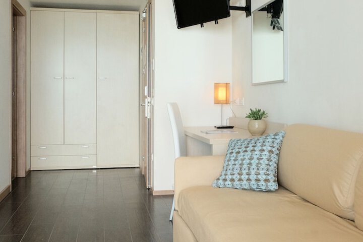 Room 53 of 154