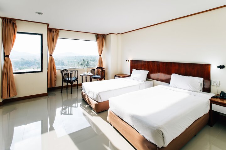 Room 34 of 76