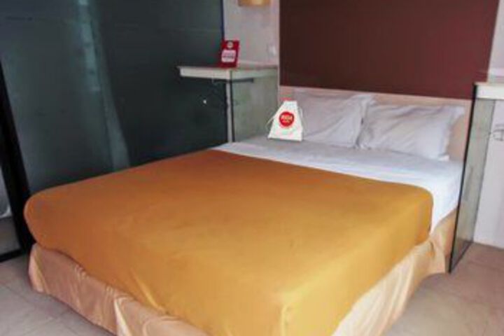 Room 28 of 62
