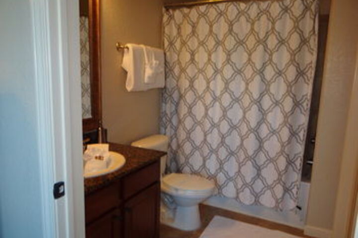 Room 12 of 76