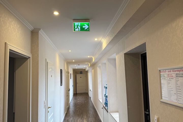 Room 32 of 87