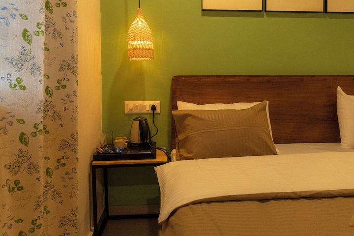 Room 7 of 33